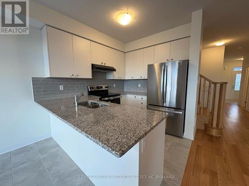 216 Port Crescent, Welland (774 - Dain City), ON - Indoor Photo Showing Kitchen With Double Sink