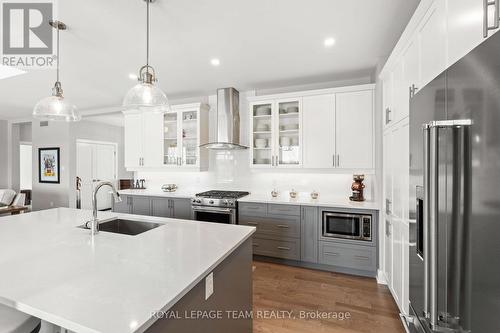 7080 Still Meadow Way, Ottawa, ON - Indoor Photo Showing Kitchen With Upgraded Kitchen