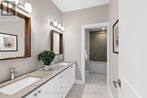 7080 Still Meadow Way, Ottawa, ON - Indoor Photo Showing Bathroom