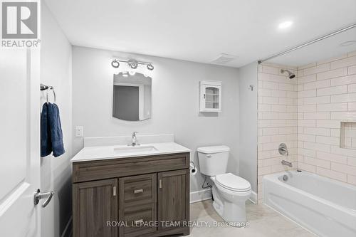 7080 Still Meadow Way, Ottawa, ON - Indoor Photo Showing Bathroom