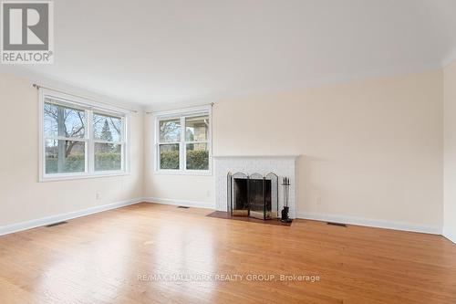 371 Billings Avenue W, Ottawa, ON - Indoor With Fireplace