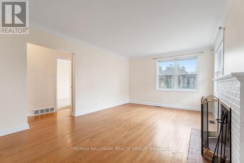 371 Billings Avenue W, Ottawa, ON - Indoor Photo Showing Other Room