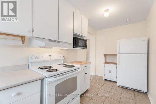 371 Billings Avenue W, Ottawa, ON - Indoor Photo Showing Kitchen