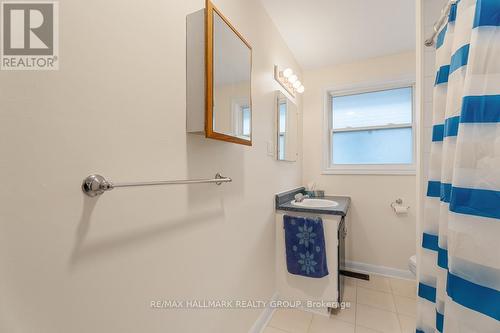 371 Billings Avenue W, Ottawa, ON - Indoor Photo Showing Bathroom