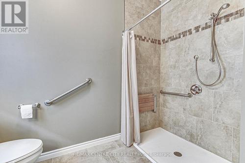 7 - 1 Vineden Drive, St. Thomas, ON - Indoor Photo Showing Bathroom