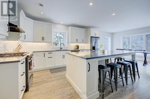 348 Augusta Street, West Grey (Ayton), ON - Indoor Photo Showing Kitchen With Upgraded Kitchen