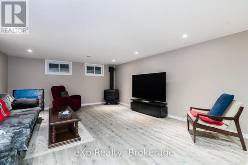 490 Saddler Street E, West Grey (Durham), ON - Indoor Photo Showing Other Room