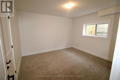 624 26Th Avenue, Hanover, ON - Indoor Photo Showing Other Room