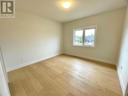 612 26Th Avenue, Hanover, ON - Indoor Photo Showing Other Room