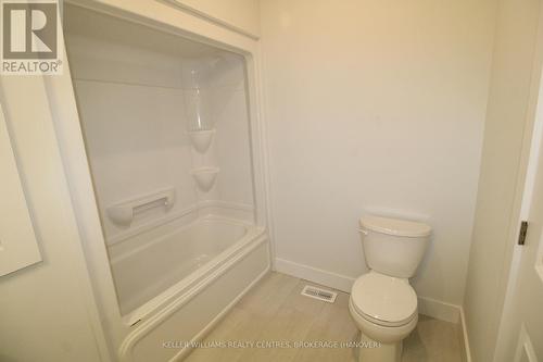 612 26Th Avenue, Hanover, ON - Indoor Photo Showing Bathroom