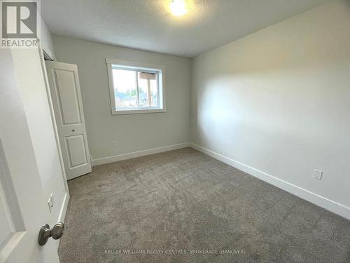 612 26Th Avenue, Hanover, ON - Indoor Photo Showing Other Room