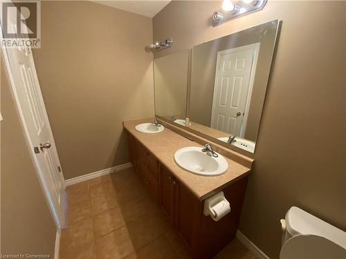 7 Booty Lane, Cambridge, ON - Indoor Photo Showing Bathroom