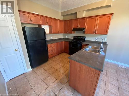 7 Booty Lane, Cambridge, ON - Indoor Photo Showing Kitchen With Double Sink