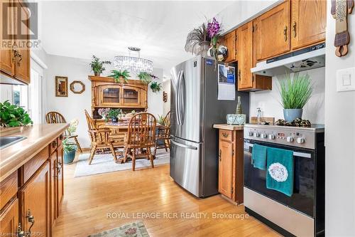 641 21St Avenue A, Hanover, ON - Indoor Photo Showing Kitchen