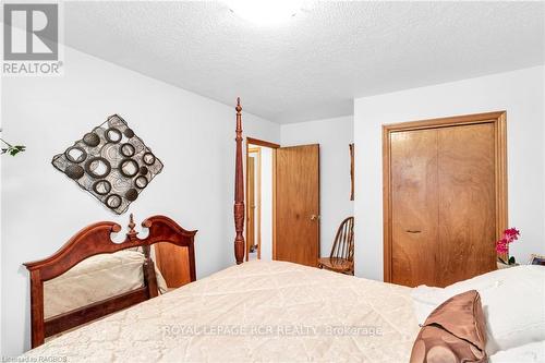 641 21St Avenue A, Hanover, ON - Indoor Photo Showing Bedroom