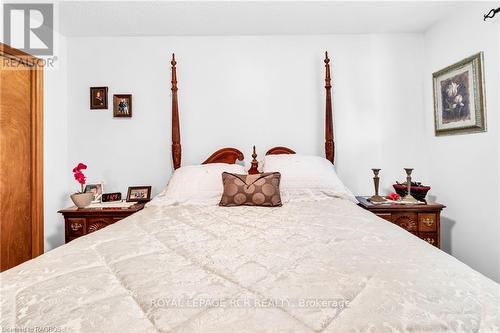 641 21St Avenue A, Hanover, ON - Indoor Photo Showing Bedroom