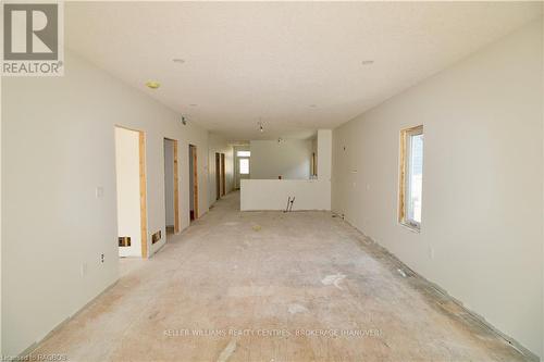 614 25Th Avenue, Hanover, ON - Indoor Photo Showing Other Room