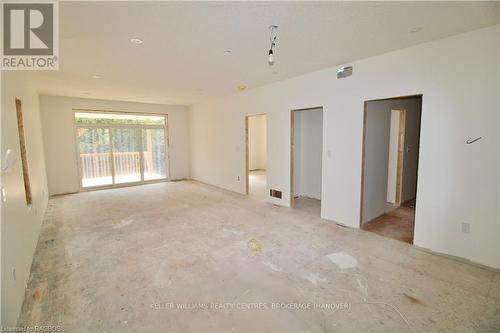 614 25Th Avenue, Hanover, ON - Indoor Photo Showing Other Room