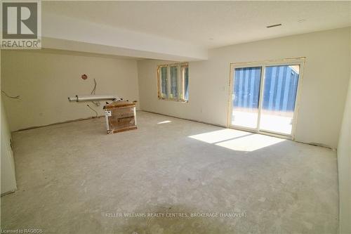 614 25Th Avenue, Hanover, ON - Indoor Photo Showing Other Room