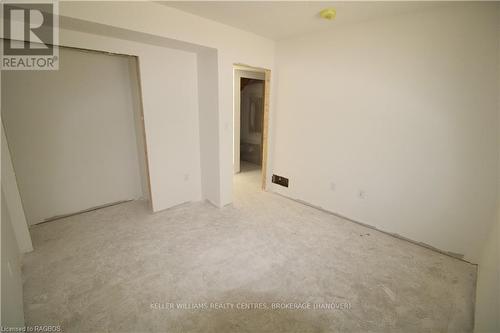 614 25Th Avenue, Hanover, ON - Indoor Photo Showing Other Room