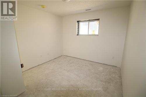 614 25Th Avenue, Hanover, ON - Indoor Photo Showing Other Room