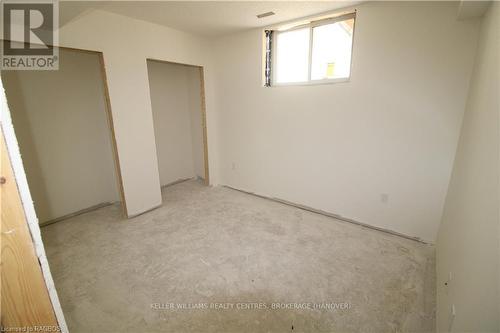 614 25Th Avenue, Hanover, ON - Indoor Photo Showing Other Room