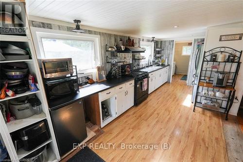 156639 Concession 7A, Chatsworth, ON - Indoor Photo Showing Kitchen