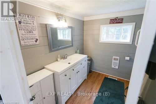 156639 Concession 7A, Chatsworth, ON - Indoor Photo Showing Bathroom