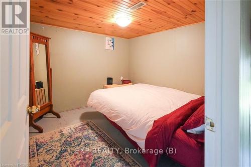 156639 Concession 7A, Chatsworth, ON - Indoor Photo Showing Bedroom