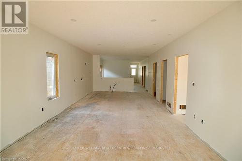 616 25Th Avenue, Hanover, ON - Indoor Photo Showing Other Room