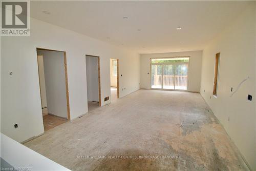 616 25Th Avenue, Hanover, ON - Indoor Photo Showing Other Room