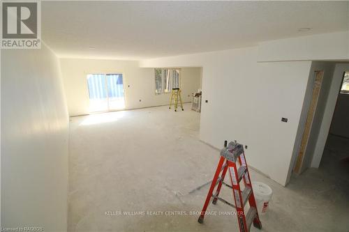 616 25Th Avenue, Hanover, ON - Indoor Photo Showing Other Room