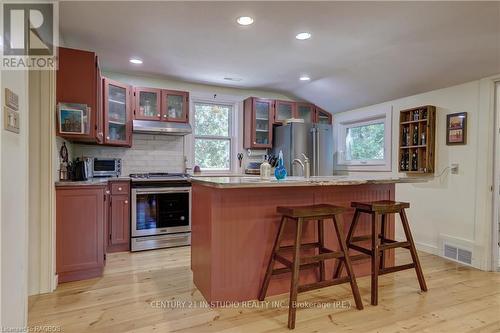 220 Belcher Lane, Saugeen Shores, ON - Indoor Photo Showing Kitchen