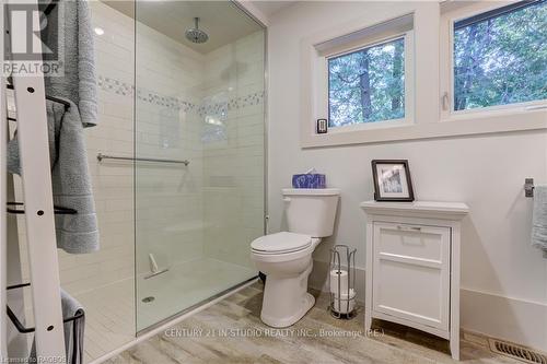 220 Belcher Lane, Saugeen Shores, ON - Indoor Photo Showing Bathroom