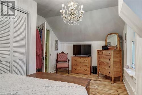 220 Belcher Lane, Saugeen Shores, ON - Indoor Photo Showing Bedroom