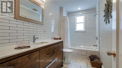 72 South Shore Road, Northern Bruce Peninsula, ON - Indoor Photo Showing Bathroom