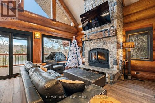 206 Dunfords Lane, Trent Hills, ON - Indoor Photo Showing Living Room With Fireplace