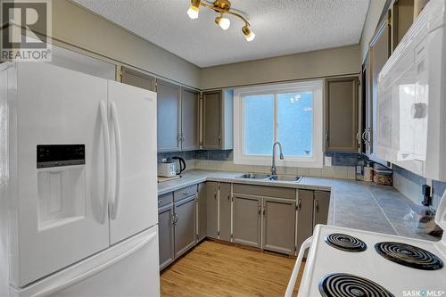 1638 Rae Street, Regina, SK - Indoor Photo Showing Kitchen With Double Sink