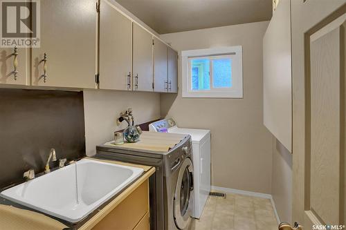 1638 Rae Street, Regina, SK - Indoor Photo Showing Laundry Room