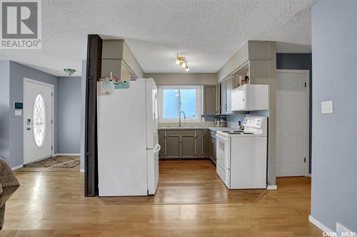 1638 Rae Street, Regina, SK - Indoor Photo Showing Kitchen With Double Sink