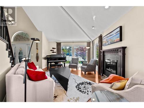 189 Trophy Court, Kamloops, BC - Indoor Photo Showing Living Room With Fireplace