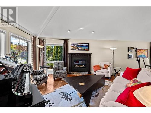 189 Trophy Court, Kamloops, BC - Indoor Photo Showing Living Room With Fireplace