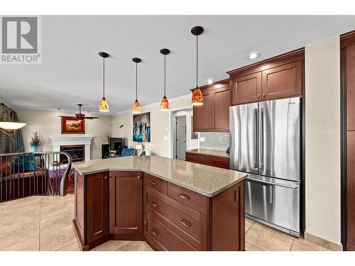 189 Trophy Court, Kamloops, BC - Indoor Photo Showing Kitchen With Upgraded Kitchen