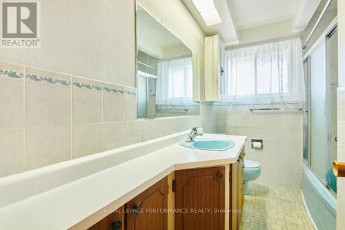 816 Dickens Avenue, Ottawa, ON - Indoor Photo Showing Bathroom