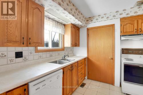 816 Dickens Avenue, Ottawa, ON - Indoor Photo Showing Kitchen With Double Sink