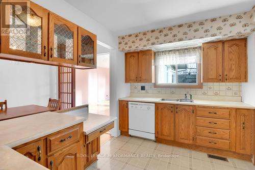 816 Dickens Avenue, Ottawa, ON - Indoor Photo Showing Kitchen With Double Sink