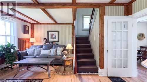 43 Mitchell Street, South Bruce, ON - Indoor Photo Showing Living Room