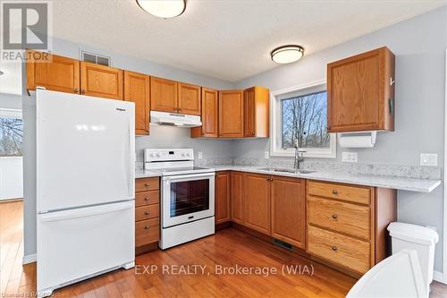 397 Purple Valley Road, South Bruce Peninsula, ON - Indoor Photo Showing Kitchen