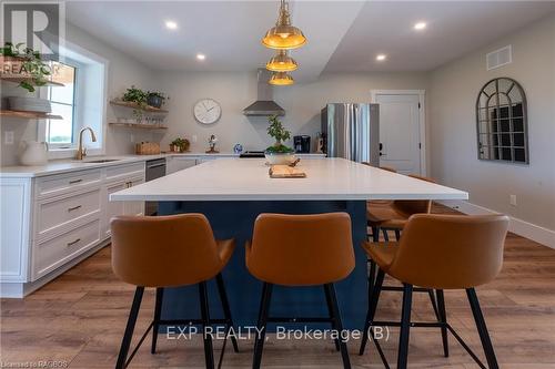 383230 Dawson Road, Georgian Bluffs, ON - Indoor Photo Showing Dining Room