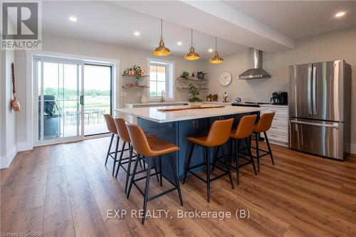 383230 Dawson Road, Georgian Bluffs, ON - Indoor Photo Showing Dining Room